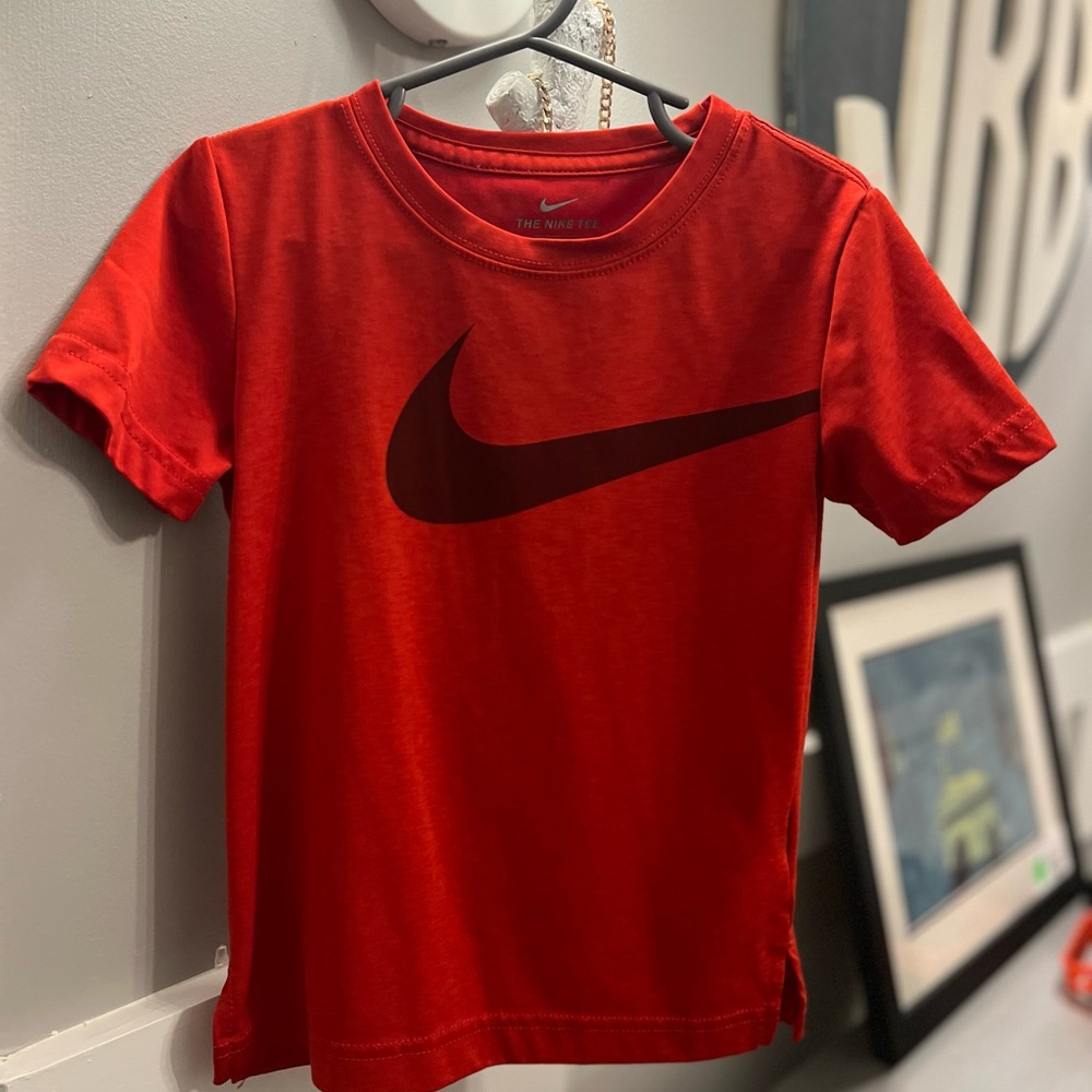 Nike T